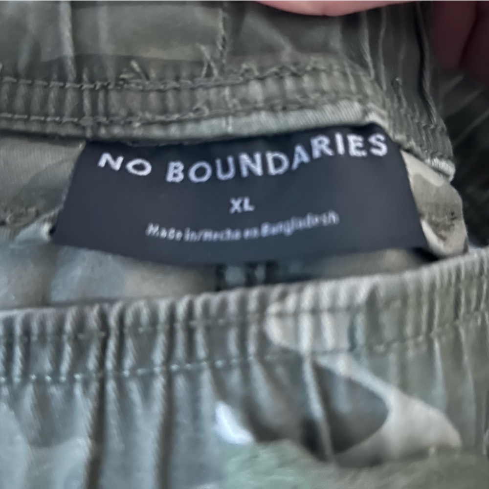 Army cargo jogger pants.